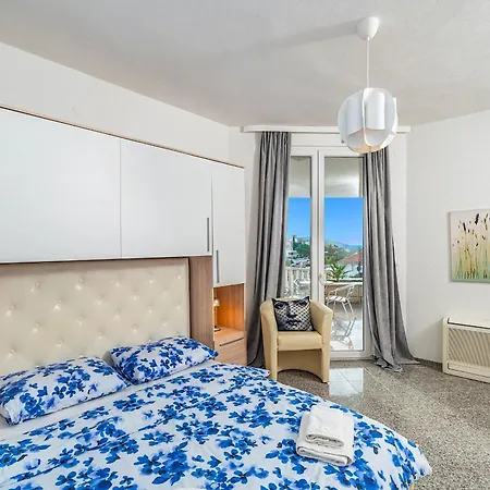 Modern Spacious Villa, 36 Sqm Pool, 70m To - Mediteran 特罗吉尔