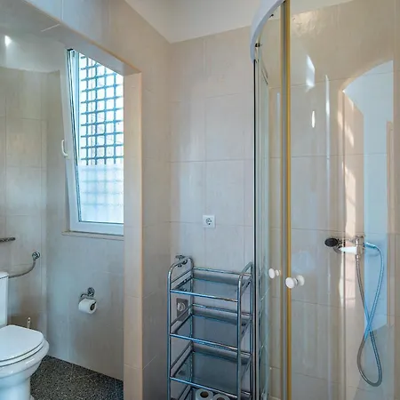 Modern Spacious Villa, 36 Sqm Pool, 70m To - Mediteran 别墅 *