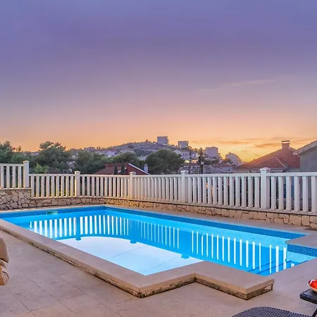 Modern Spacious Villa, 36 Sqm Pool, 70m To - Mediteran 别墅 特罗吉尔