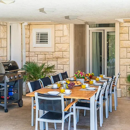 Modern Spacious Villa, 36 Sqm Pool, 70m To - Mediteran 别墅 特罗吉尔